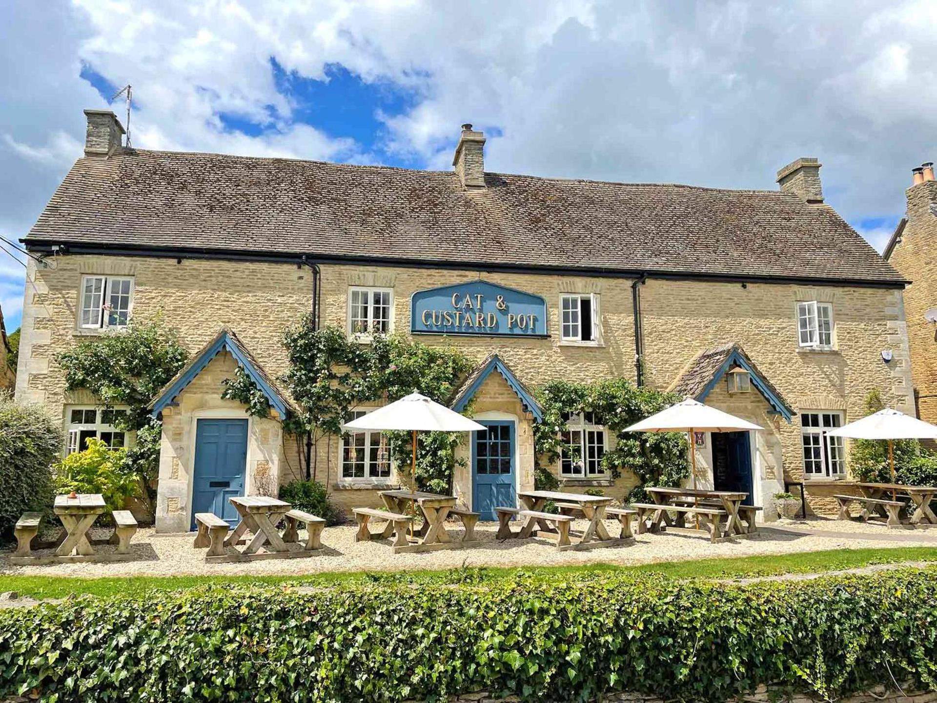 Cat And Custard Pot Inn Shipton Moyne ภายนอก รูปภาพ