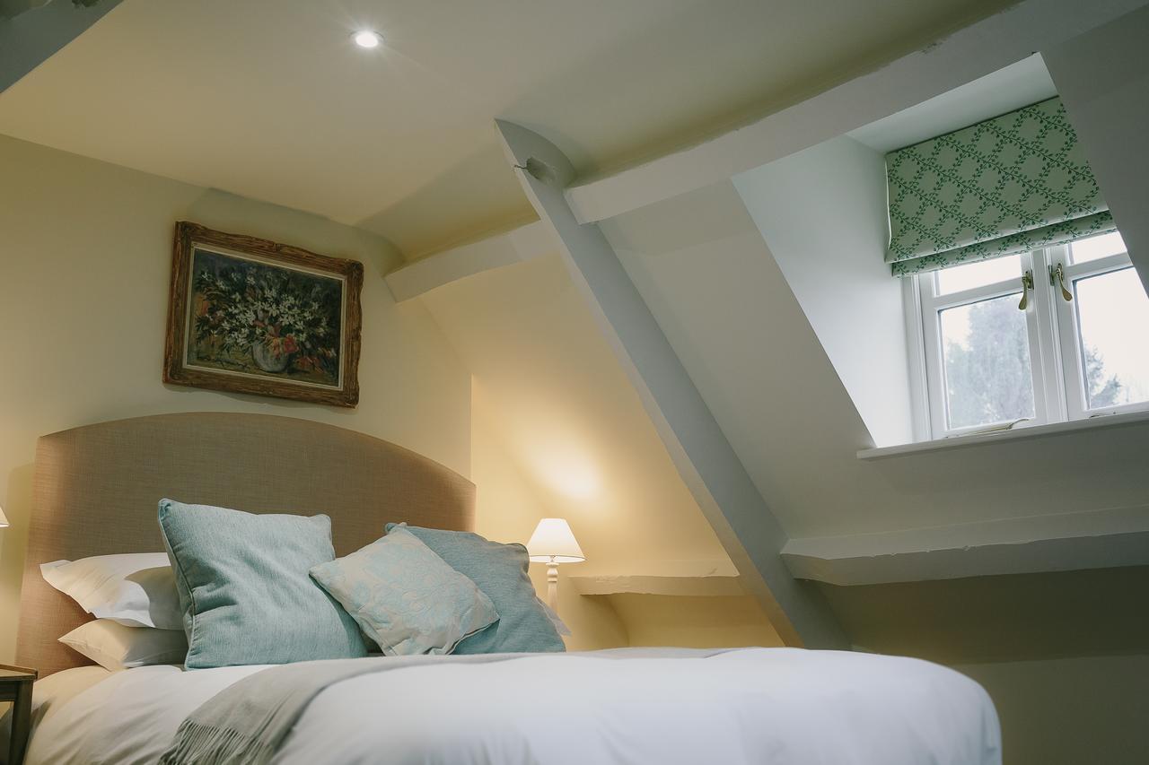 Cat And Custard Pot Inn Shipton Moyne ภายนอก รูปภาพ